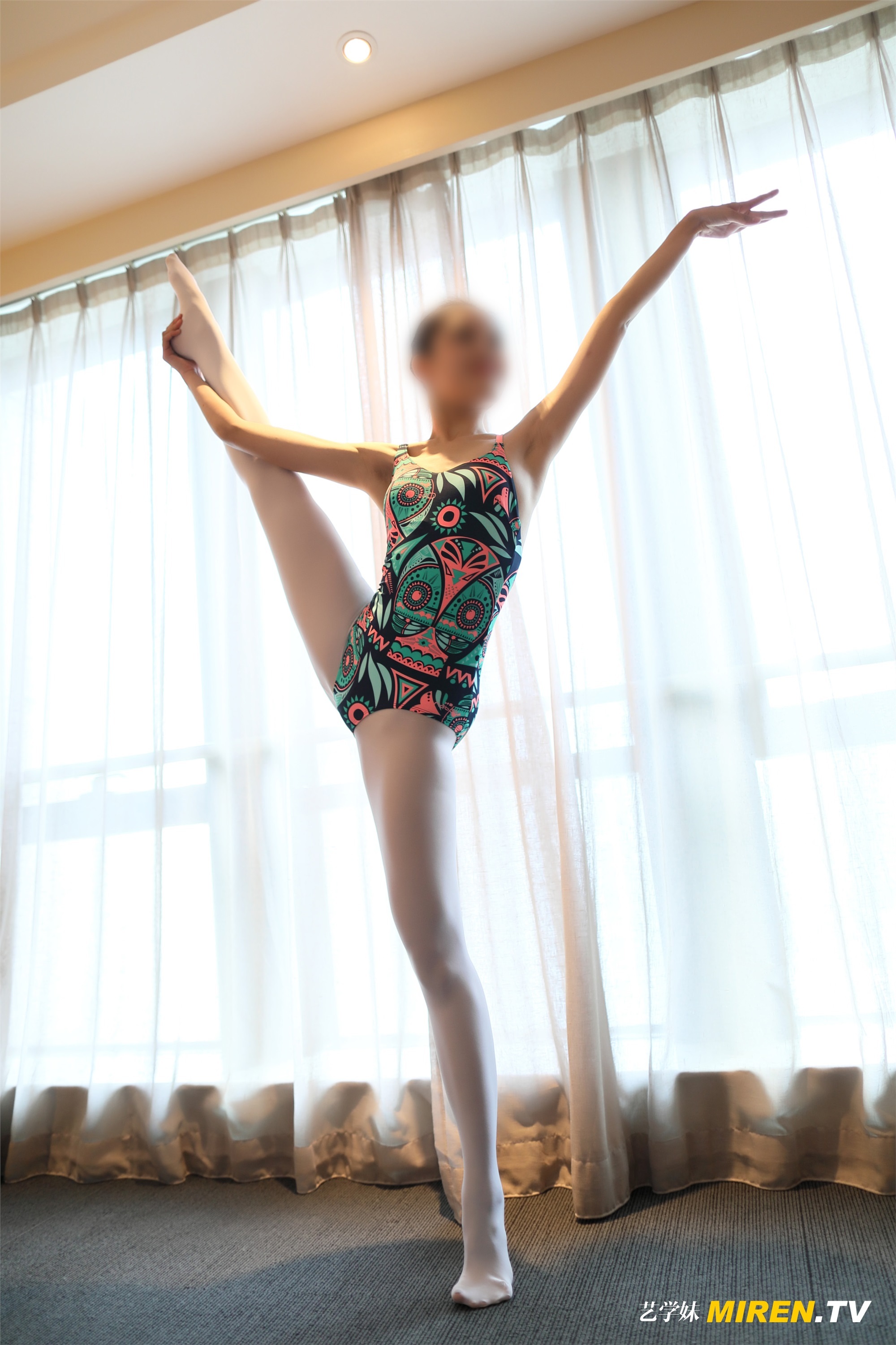 ROSI艺学妹 2020.01.04 NO.038